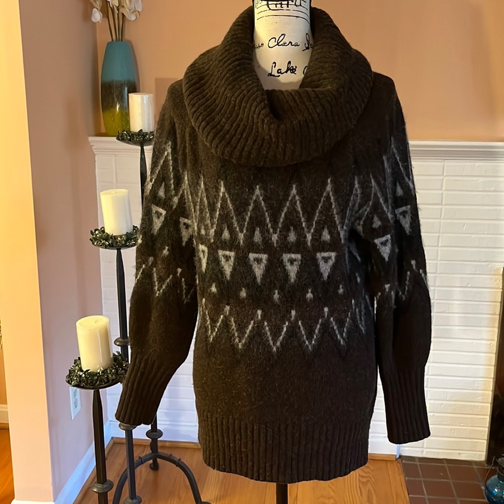 🌺Final Price w/$4.99 Shipping🌺Banana Republic Wool Blend Cowl Neck Sweater